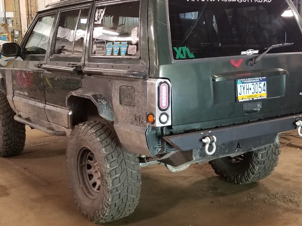 Tail Light Housings Jeep Cherokee XJ (8401)