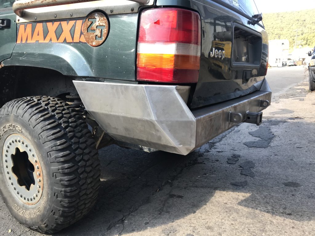 Used Driver Side Left Rear Quarter Glass Window – Tinted – For 1993-1998 Jeep Grand Cherokee ZJ